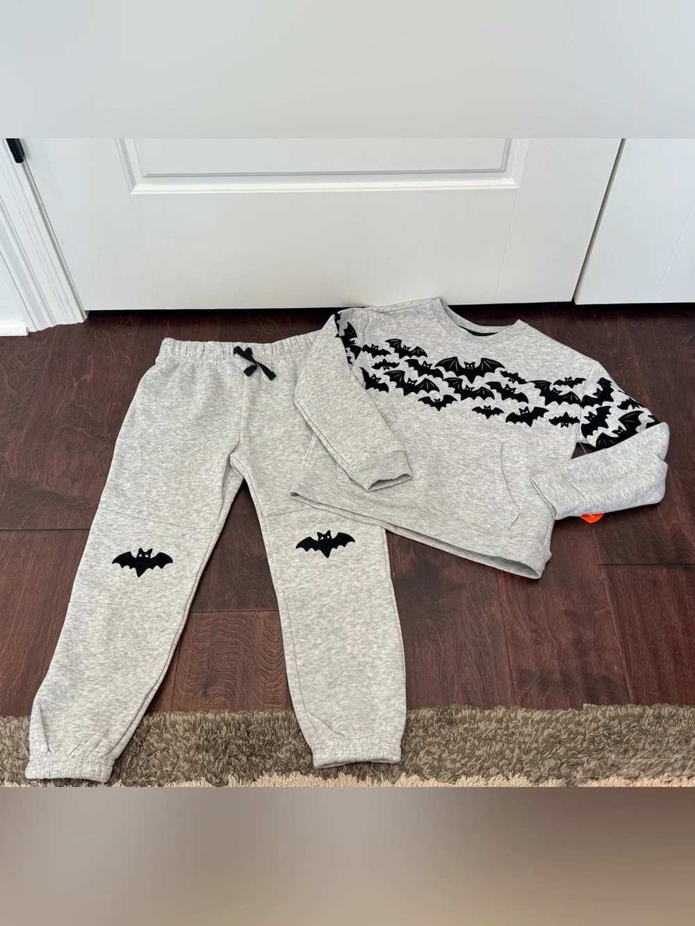 NEW Toddler 2-Piece Halloween Outfit Set Gray Sweatsuit Sweatshirt & Pants Bats